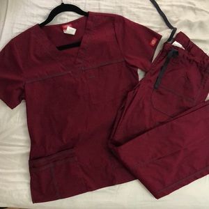 Dickies scrub set (XS petite)